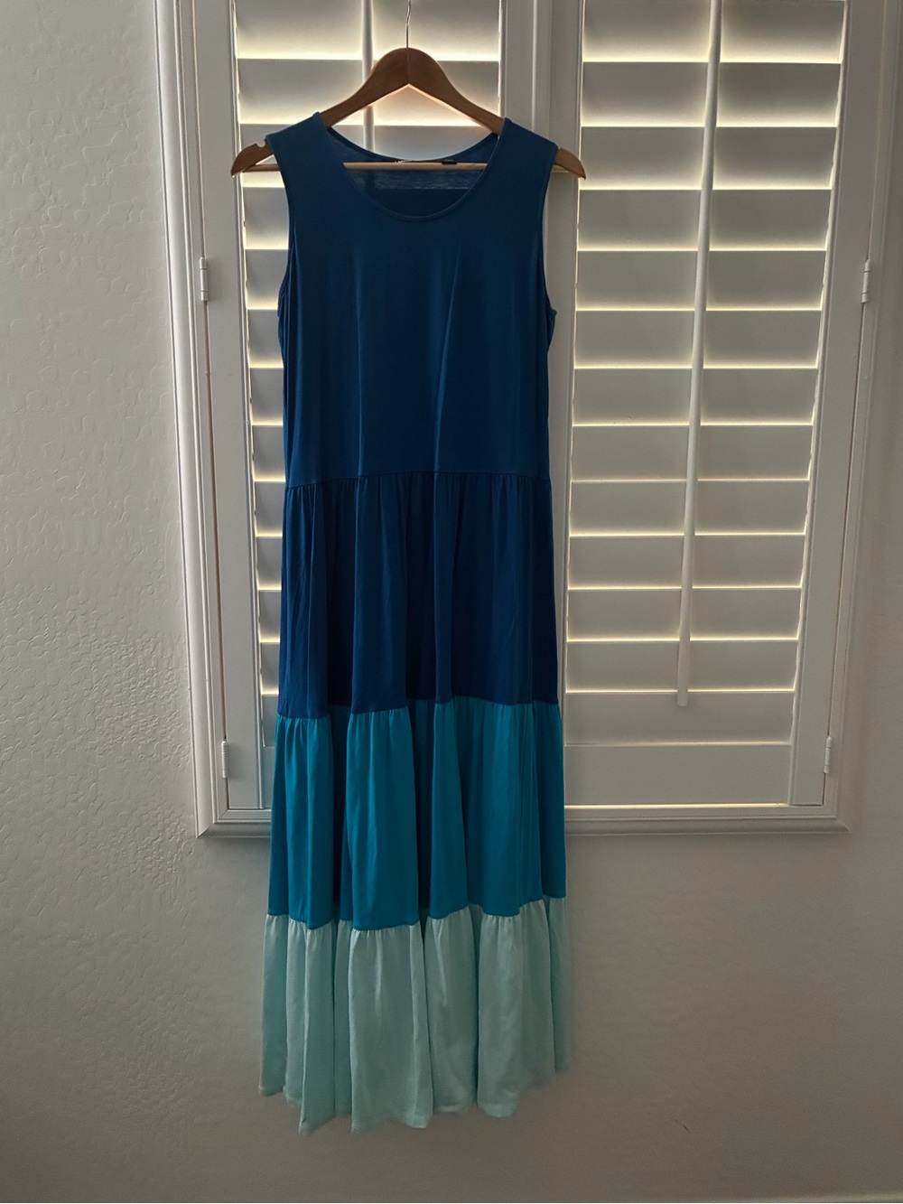 Lands End tiered maxi dress M